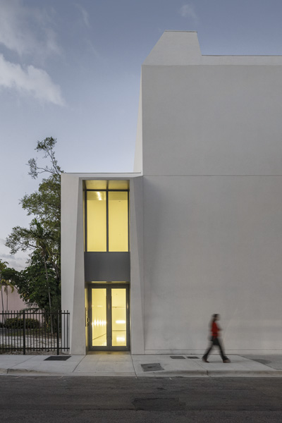 DESIGN DISTRICT FAÇADE